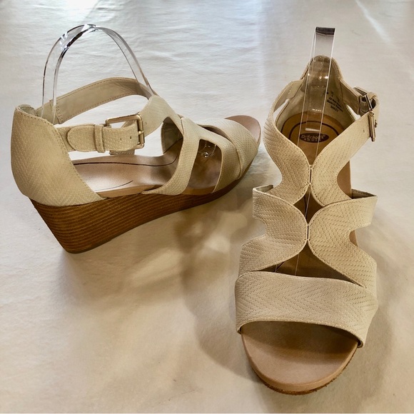 DR. SCHOLL’S Bailey Faux Suede Ankle Wedge Oyster NWOB (11M) - Picture 15 of 16